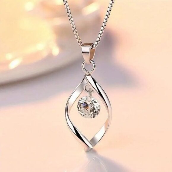 Exquisite Silver Plated White Hollow Teardrop Pendant Necklace - Picture 1 of 4